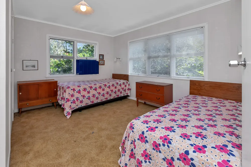Photos of 2044 Whananaki North Road
