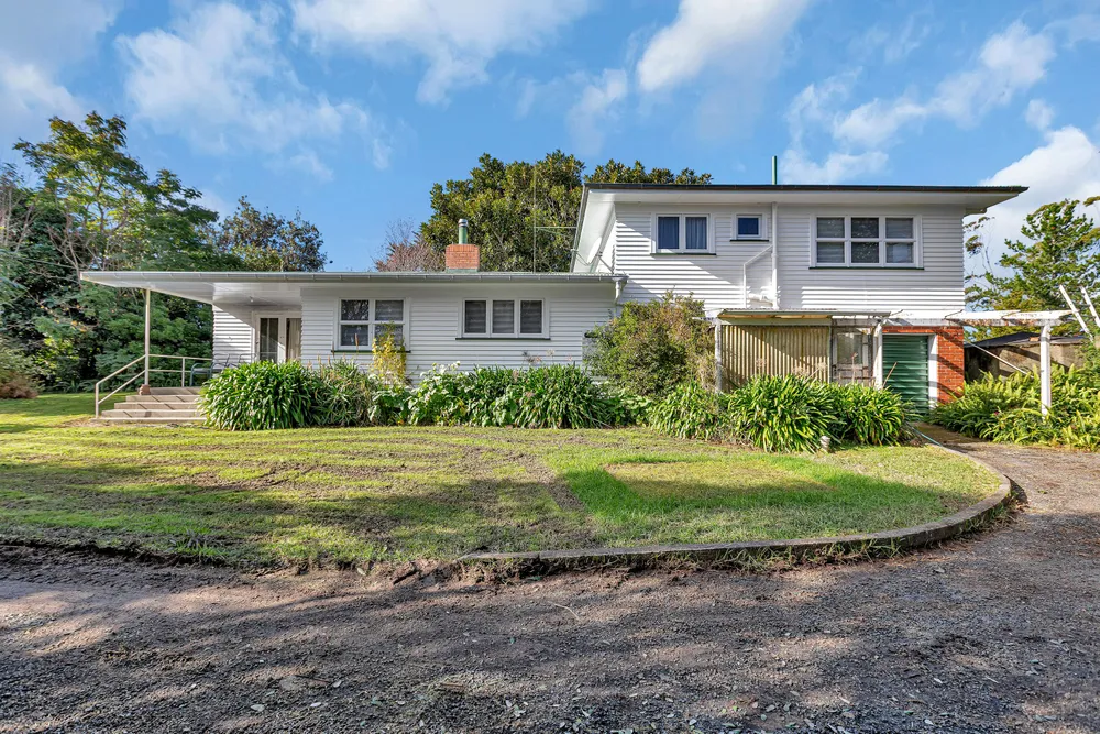 Photos of 2044 Whananaki North Road