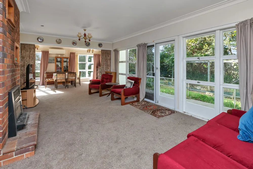 Photos of 2044 Whananaki North Road