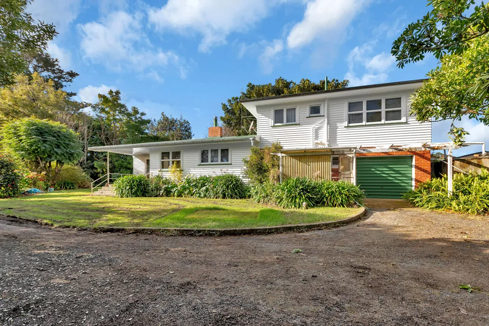 Photos of 2044 Whananaki North Road
