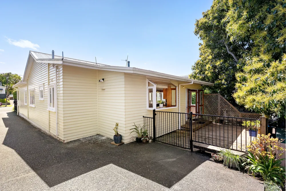 Photos of 12a Waitomo Avenue
