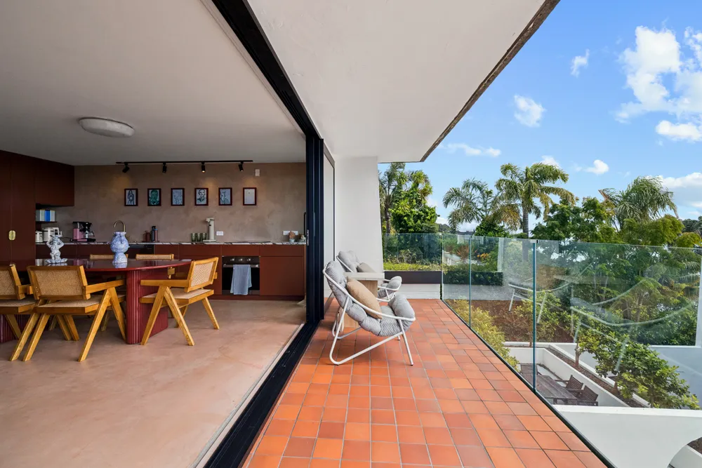 Photos of 10/67 Sarsfield Street