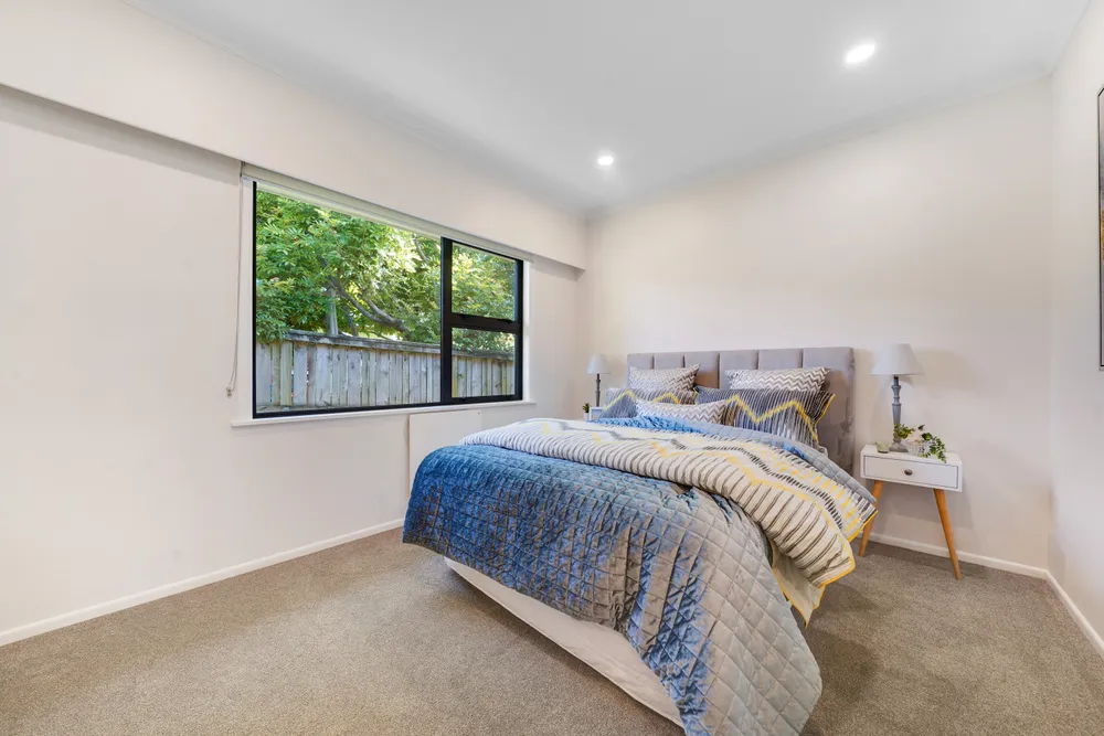 Photos of 285 Wellington Street
