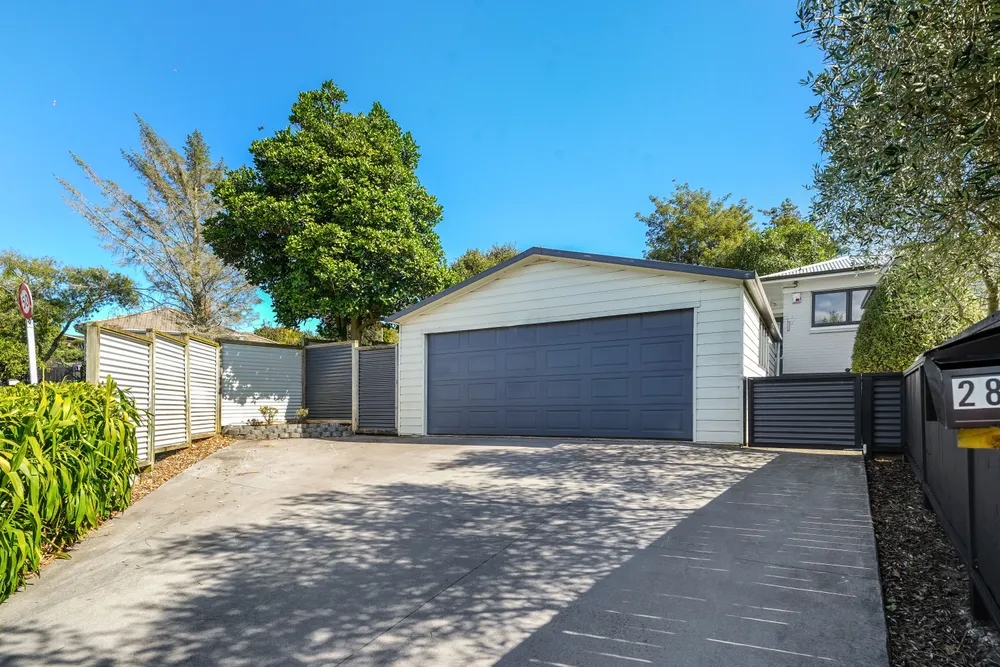 Photos of 285 Wellington Street