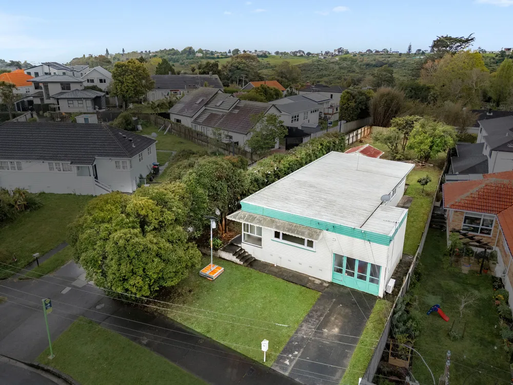 Photos of 28 Harapaki Road