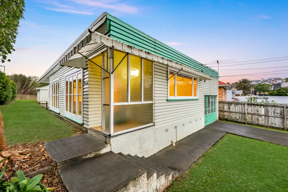Photos of 28 Harapaki Road