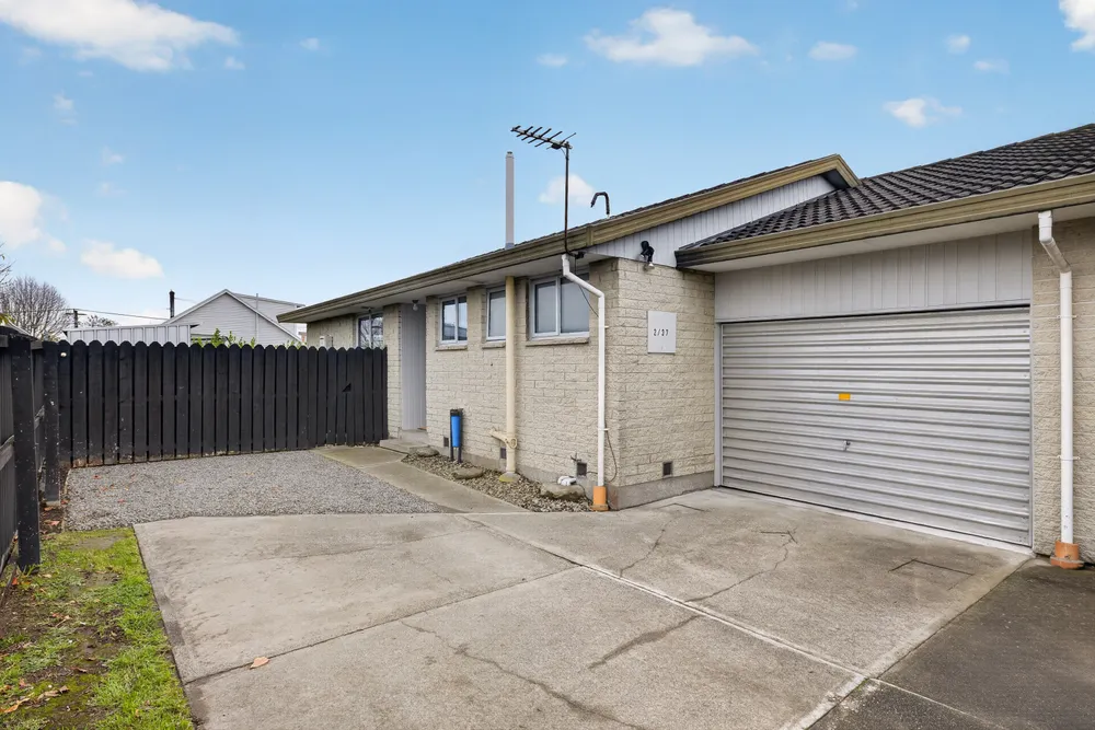 Photos of 2/37 Petrie Street