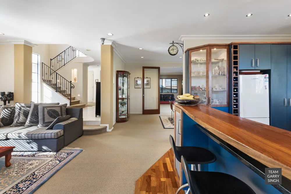 Photos of 33 Byblos Place