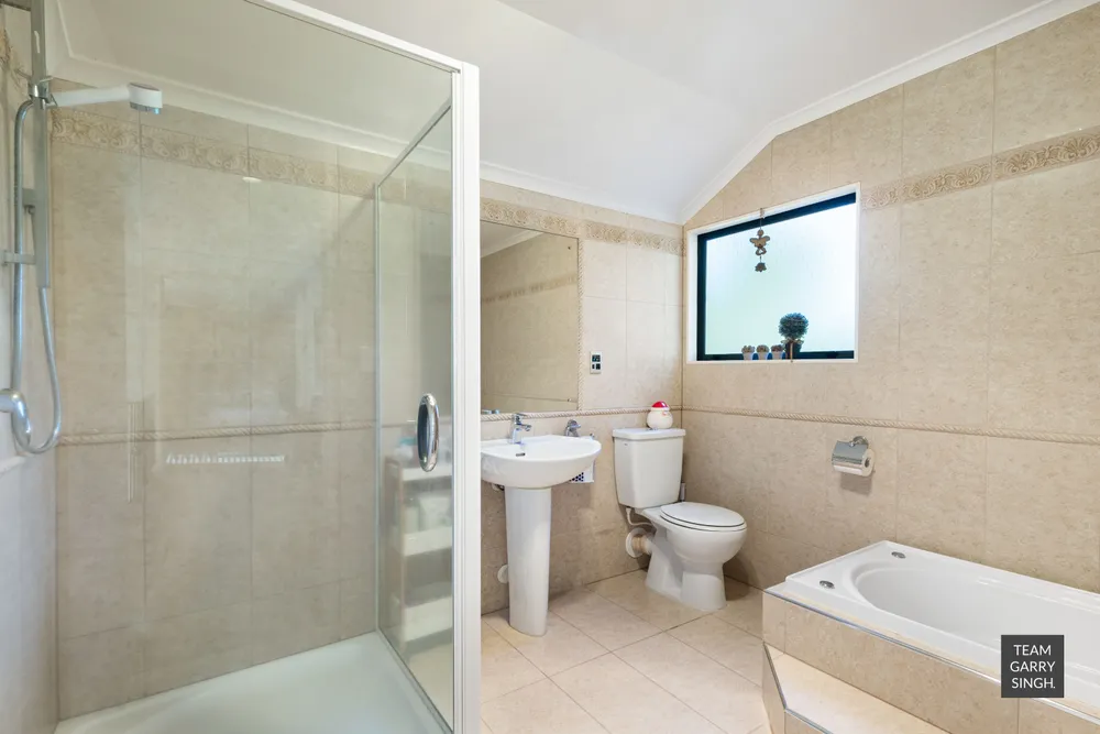 Photos of 33 Byblos Place