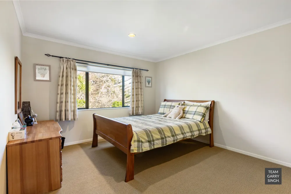 Photos of 33 Byblos Place