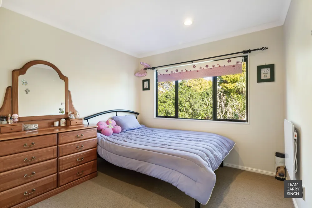 Photos of 33 Byblos Place
