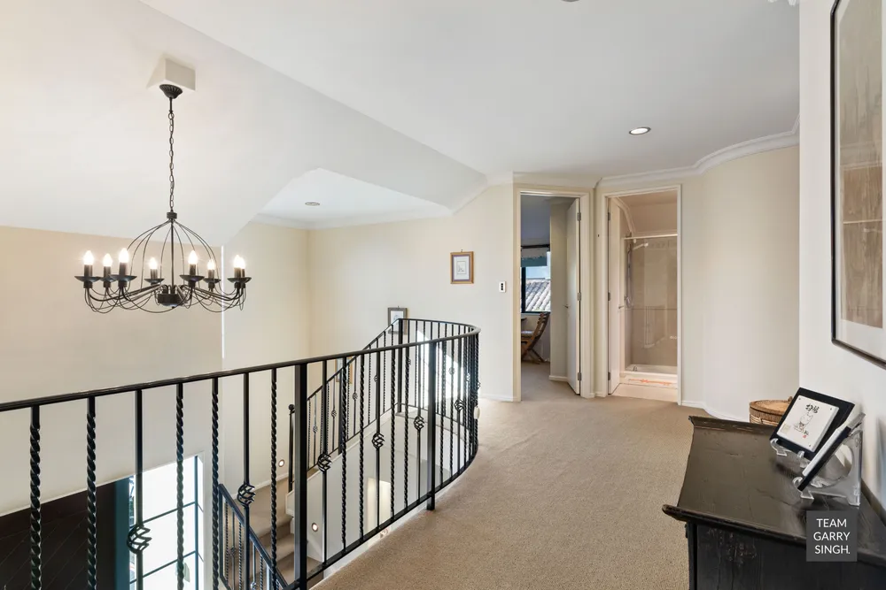 Photos of 33 Byblos Place