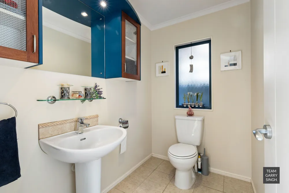 Photos of 33 Byblos Place