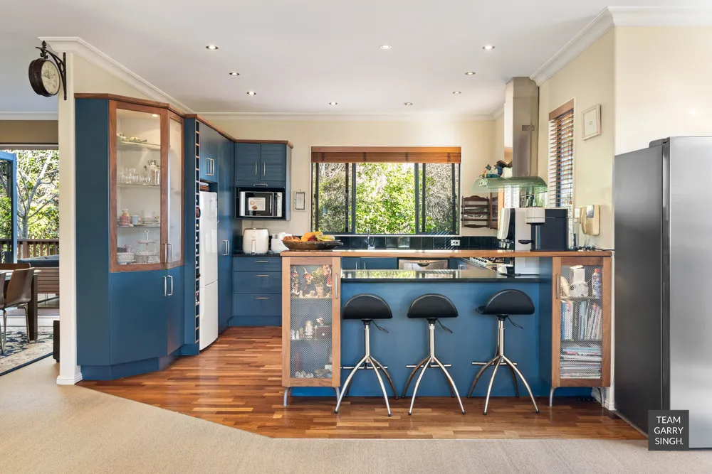 Photos of 33 Byblos Place