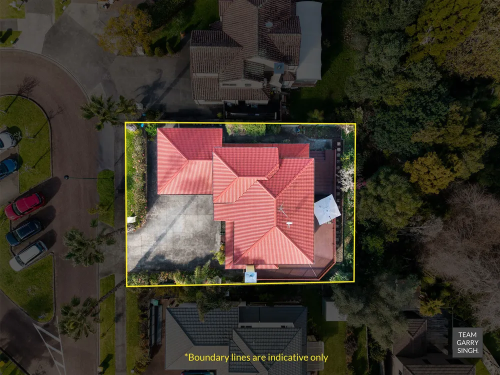 Photos of 33 Byblos Place