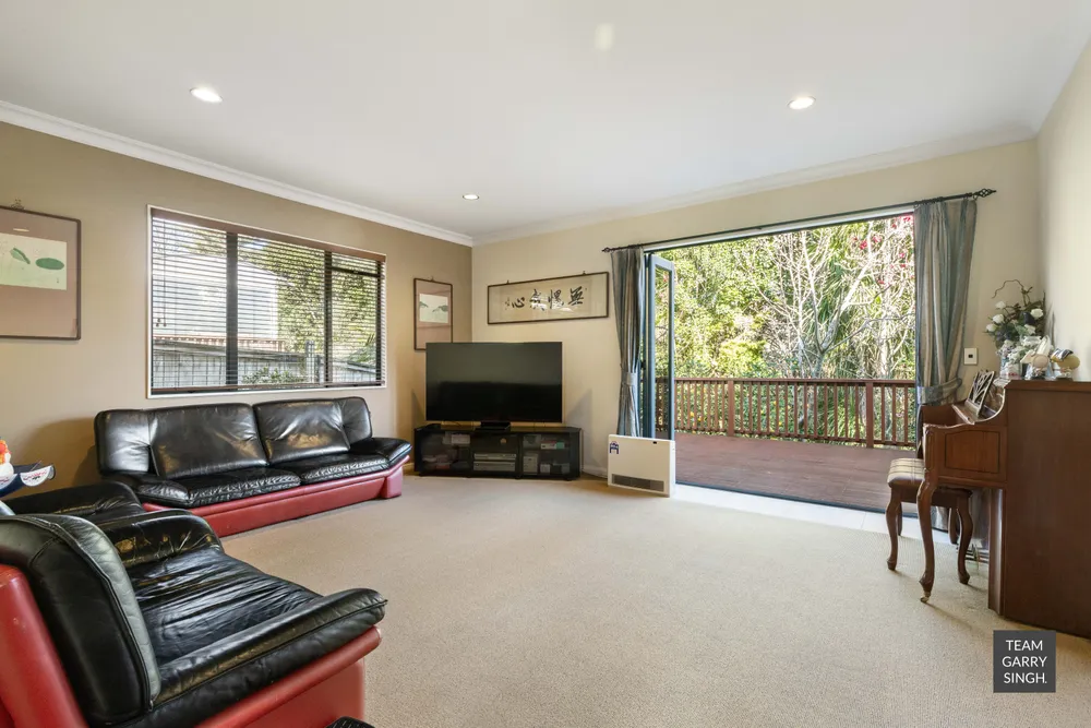 Photos of 33 Byblos Place