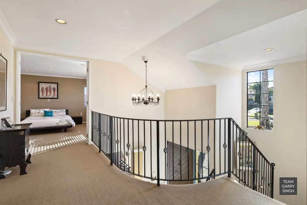 Photos of 33 Byblos Place