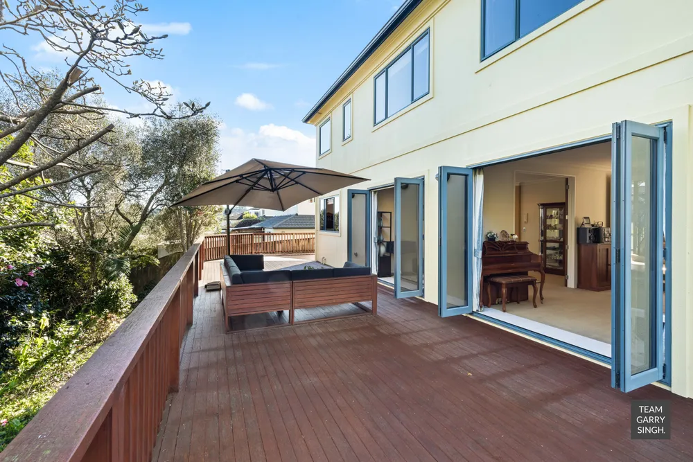 Photos of 33 Byblos Place