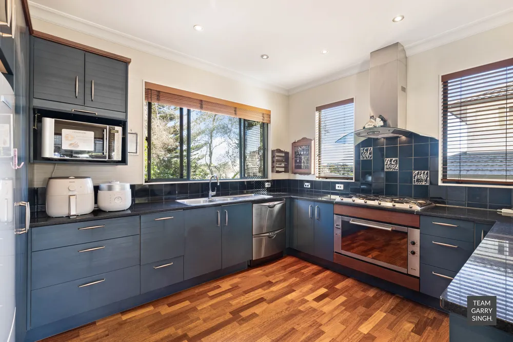 Photos of 33 Byblos Place
