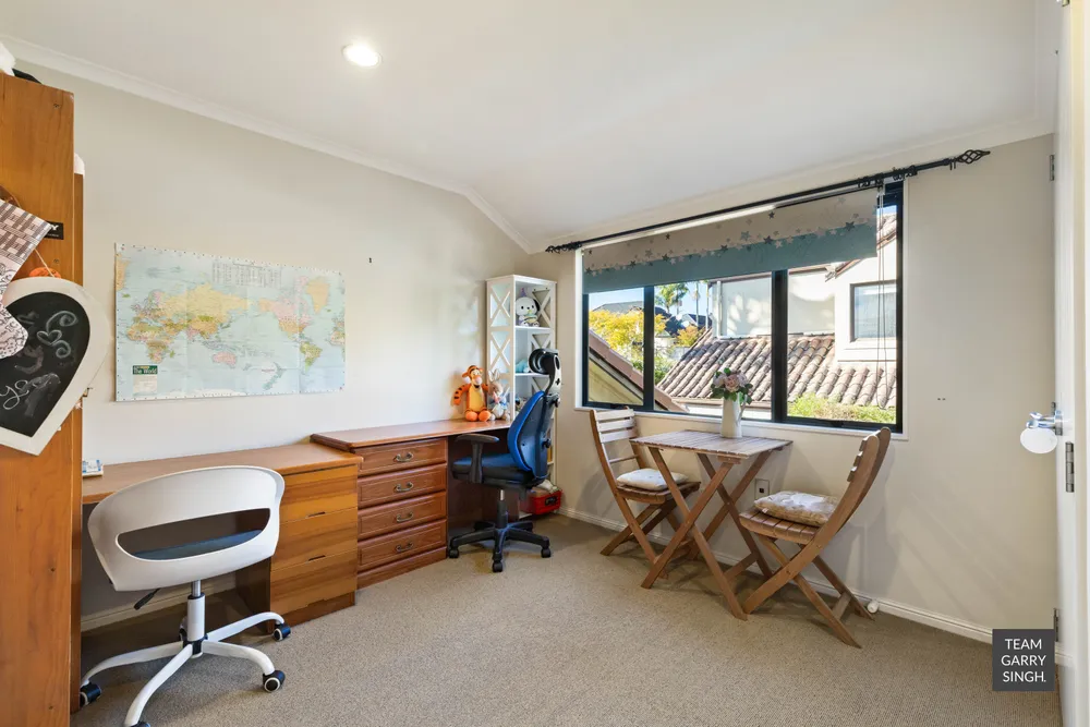 Photos of 33 Byblos Place