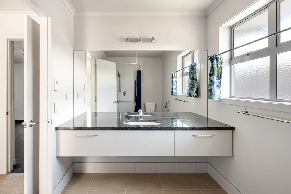 Photos of 134 Ormond Road