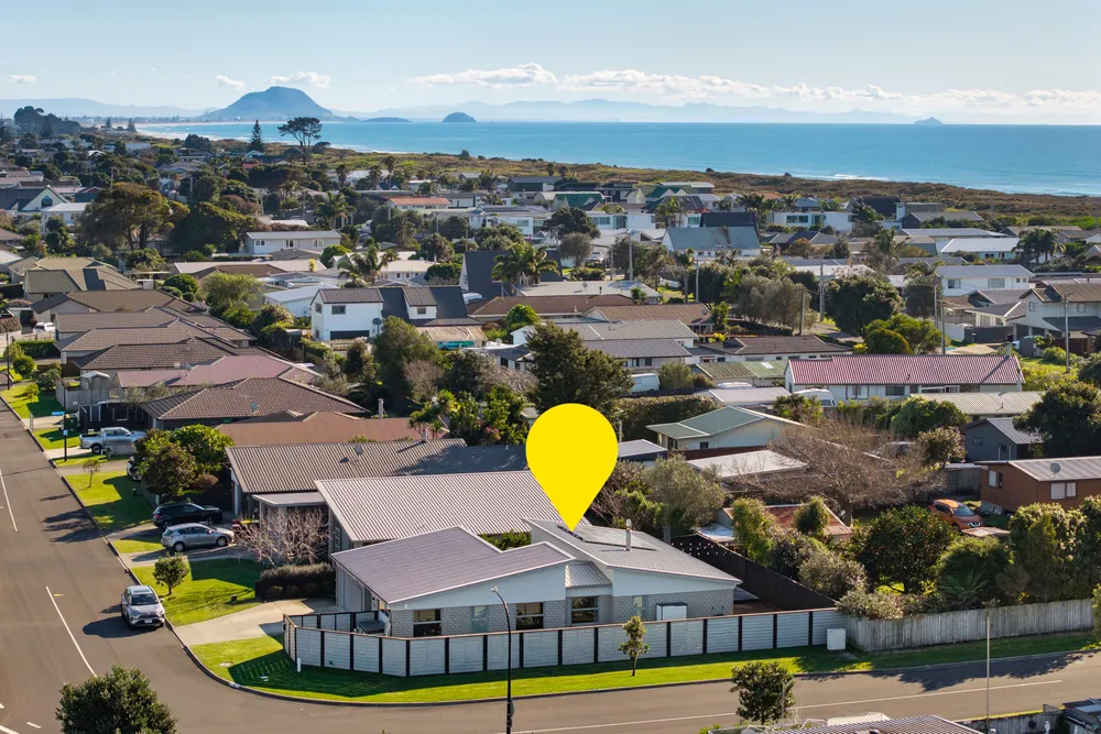 Photos of 2 Butterworth Crescent
