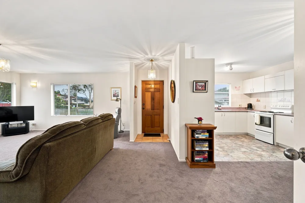 Photos of 21A Quona Avenue