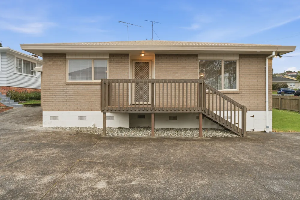 Photos of 21A Quona Avenue
