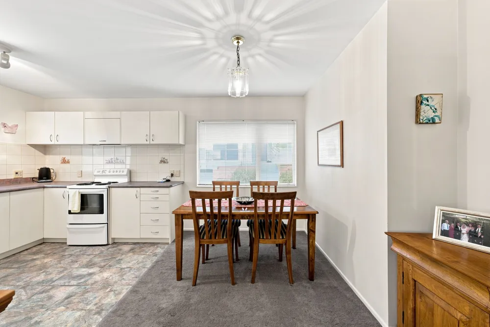Photos of 21A Quona Avenue