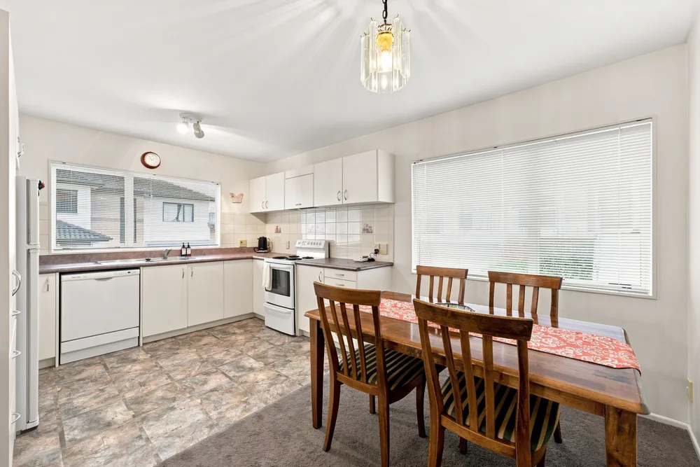 Photos of 21A Quona Avenue
