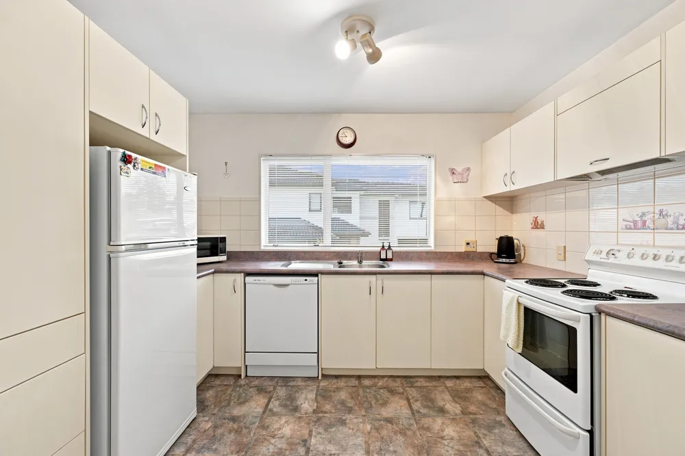 Photos of 21A Quona Avenue