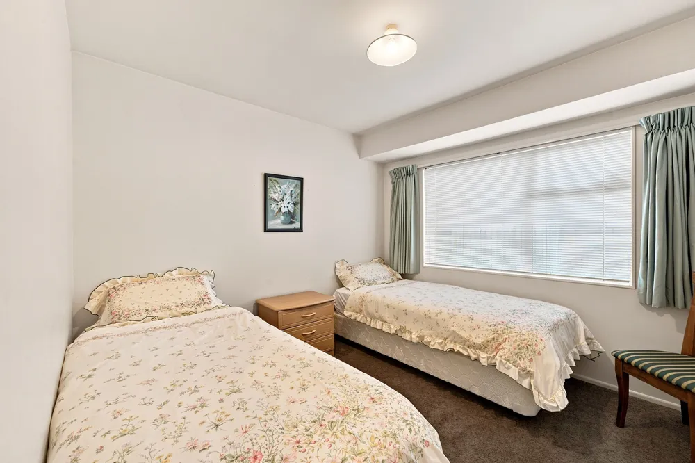 Photos of 21A Quona Avenue