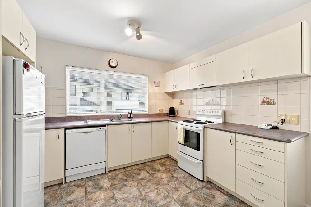 Photos of 21A Quona Avenue