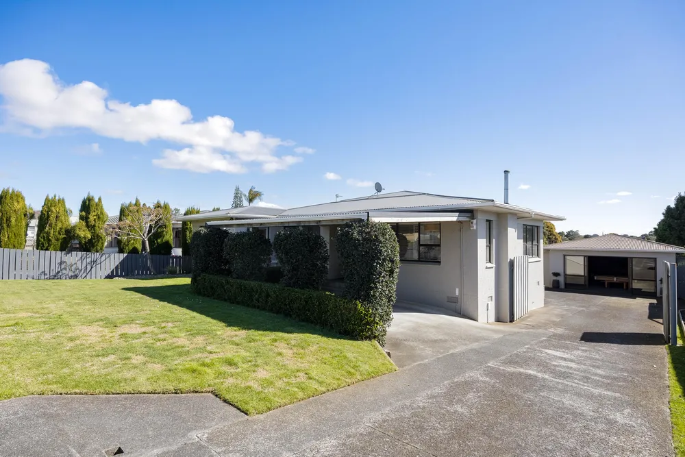 Photos of 19 Coronation Avenue