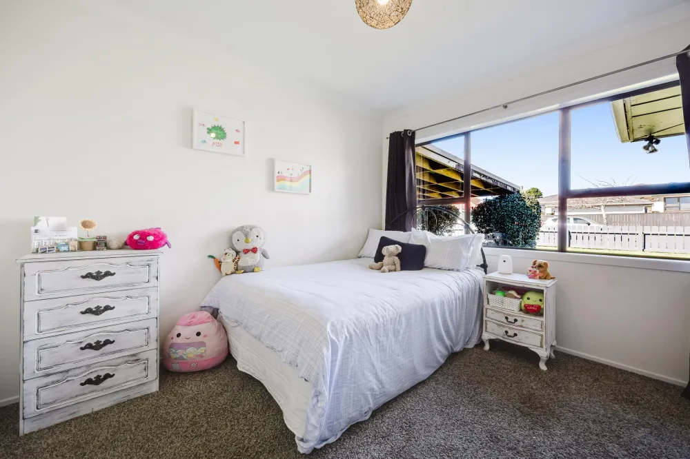 Photos of 19 Coronation Avenue