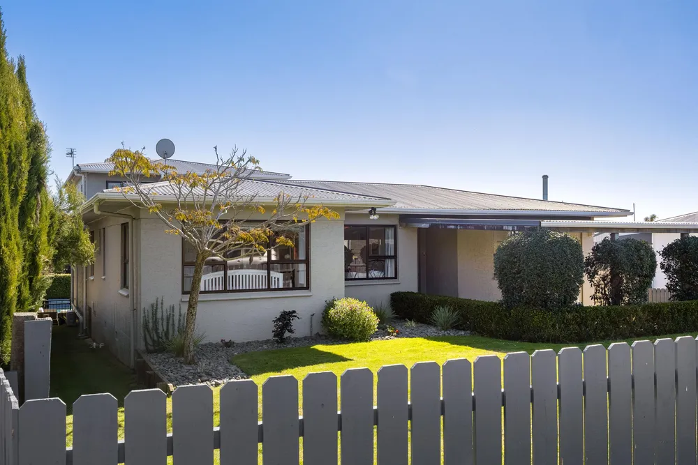 Photos of 19 Coronation Avenue