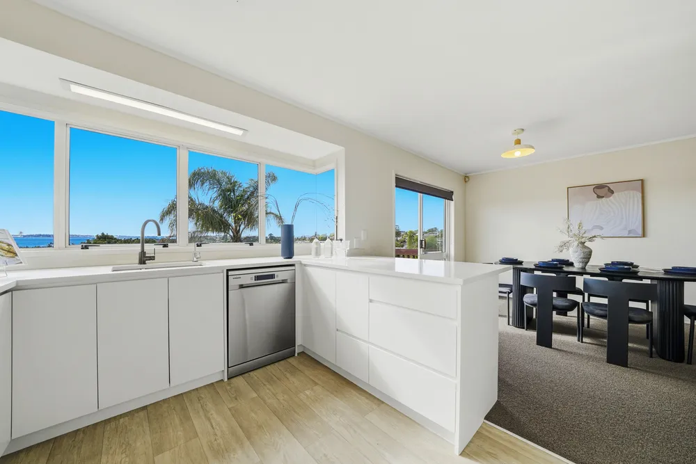 Photos of 20 Cairnbrae Court