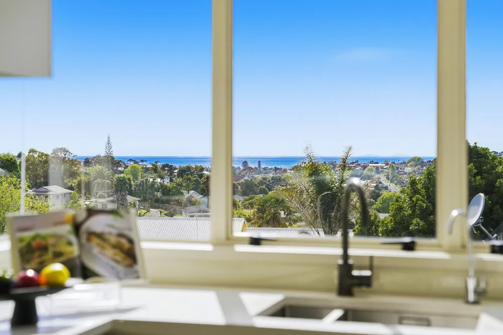 Photos of 20 Cairnbrae Court