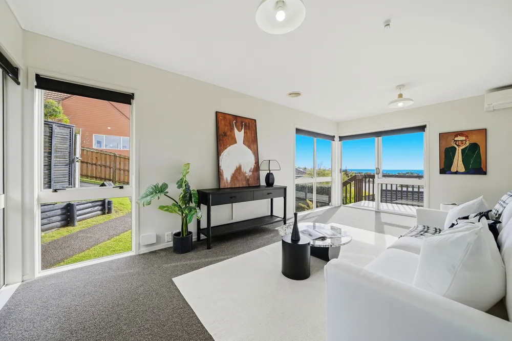 Photos of 20 Cairnbrae Court