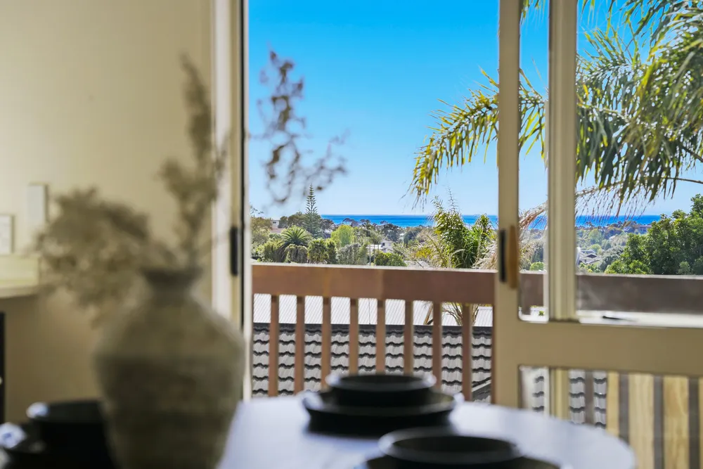 Photos of 20 Cairnbrae Court