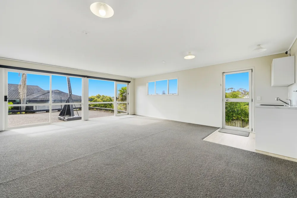 Photos of 20 Cairnbrae Court