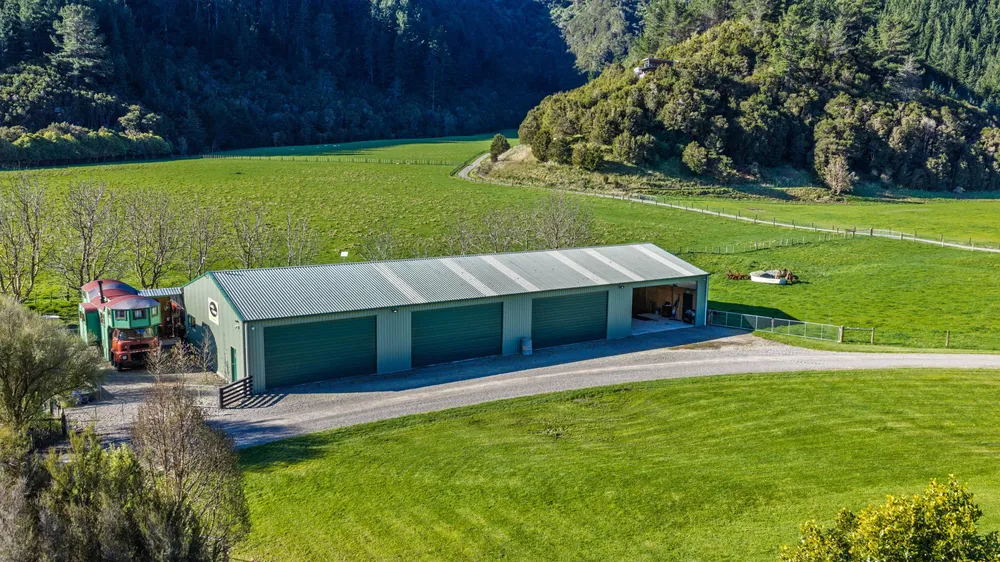 Photos of 140 Leslies Road