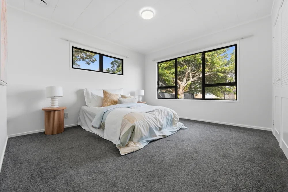 Photos of 31 Meadowood Drive