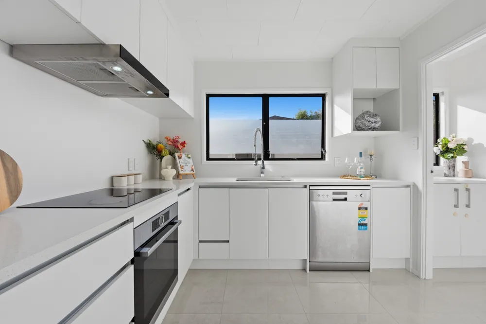 Photos of 31 Meadowood Drive