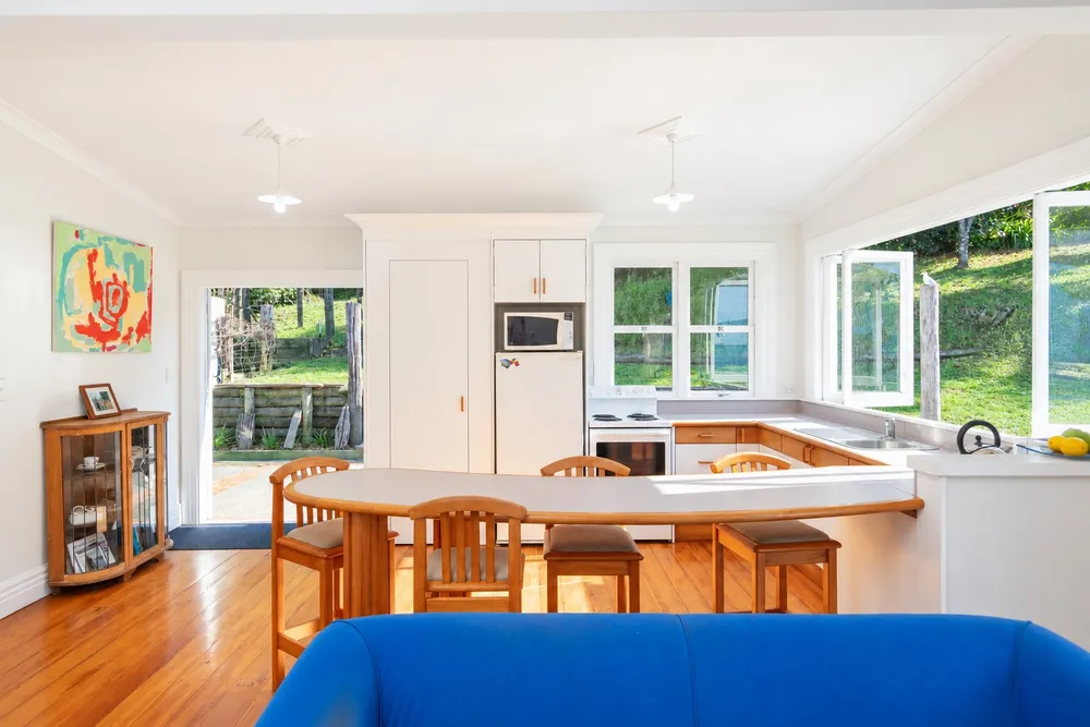Photos of 165 Beach Road