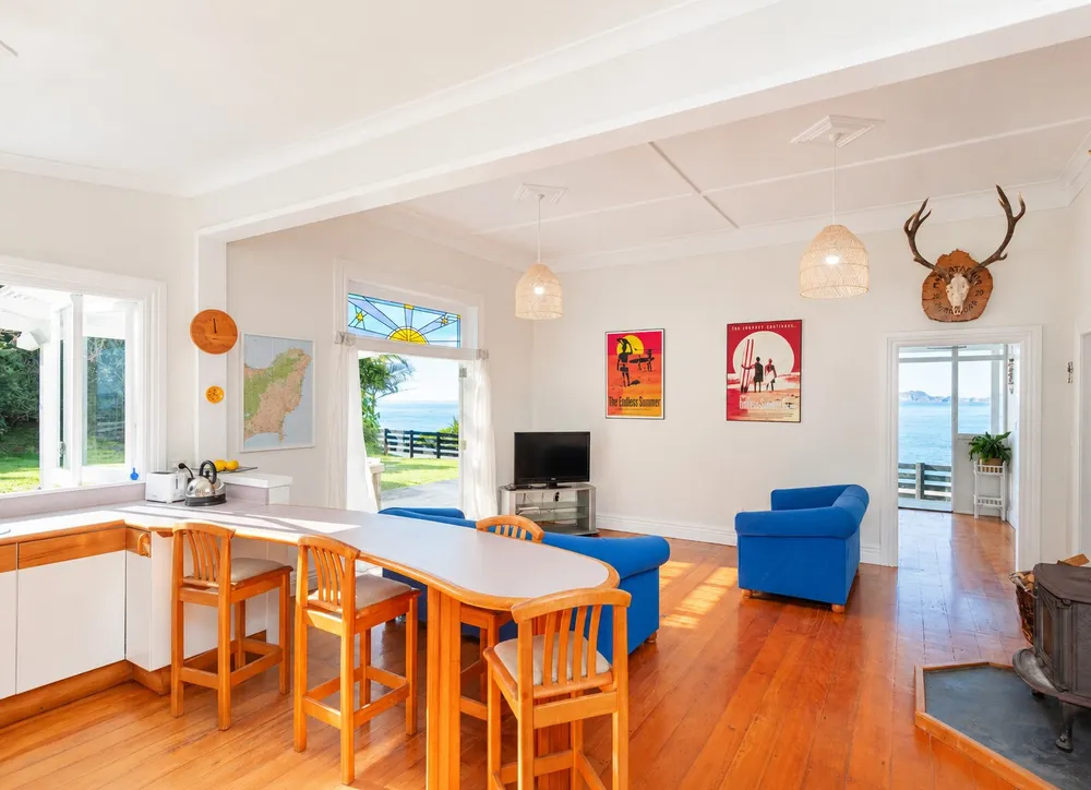 Photos of 165 Beach Road