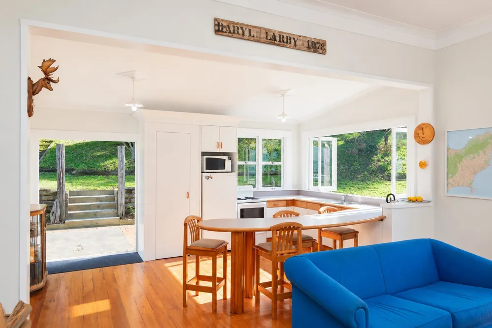 Photos of 165 Beach Road
