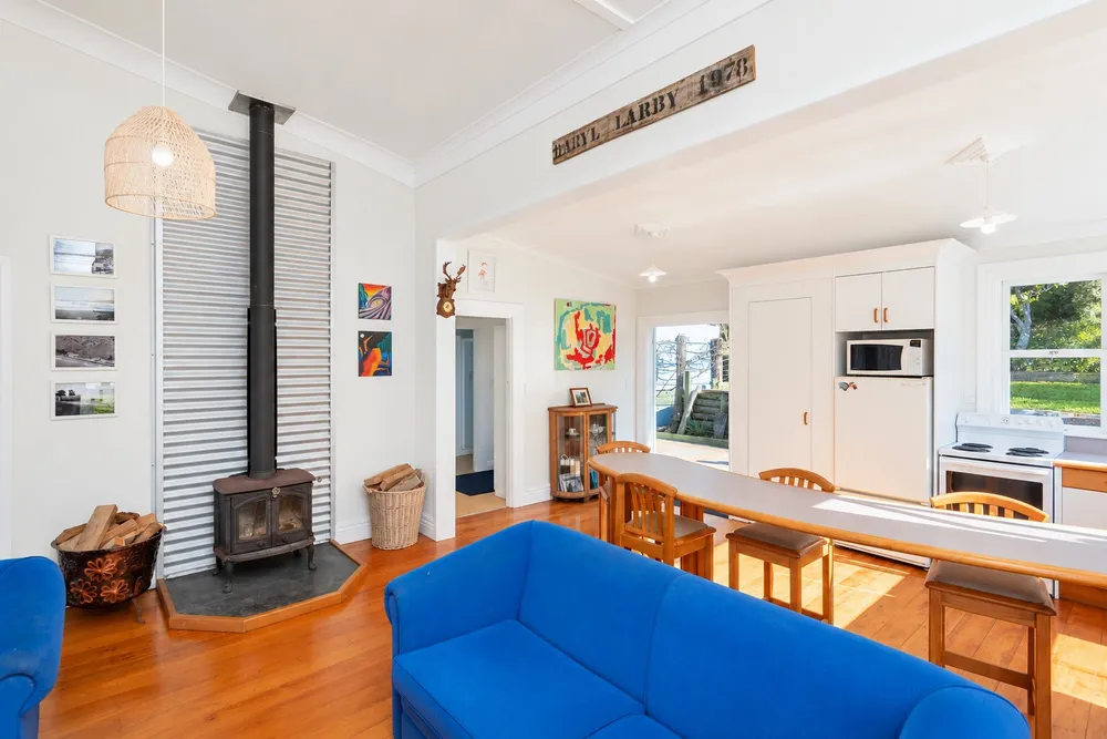 Photos of 165 Beach Road