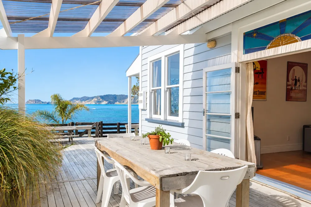 Photos of 165 Beach Road