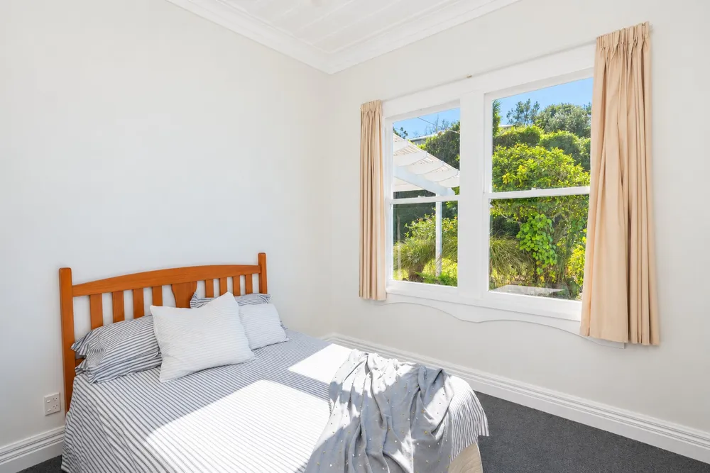 Photos of 165 Beach Road